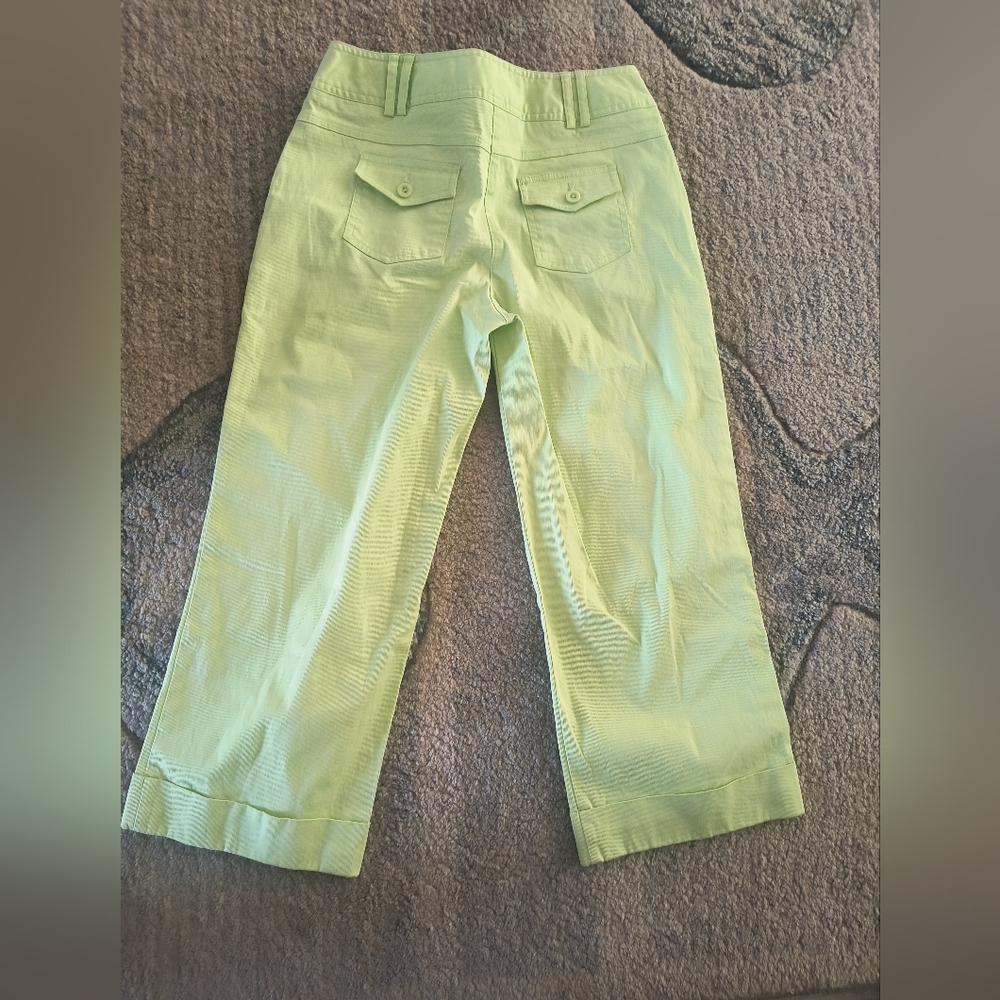 B Moss Cropped  Cuffed Pants Sz 4 NWOT